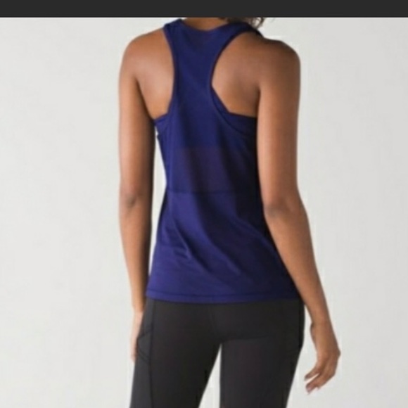 Lululemon blue 2 in 1 fast as light top mesh size 6 - Picture 11 of 12